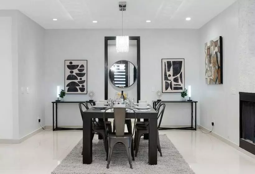 Walefield By Avantstay Mid Wilshire Home + Pool