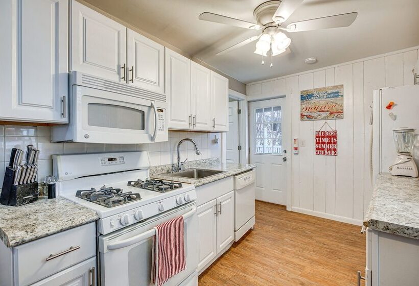 Wildwood Retreat W/ 2 Balconies: 5 Blocks To Beach