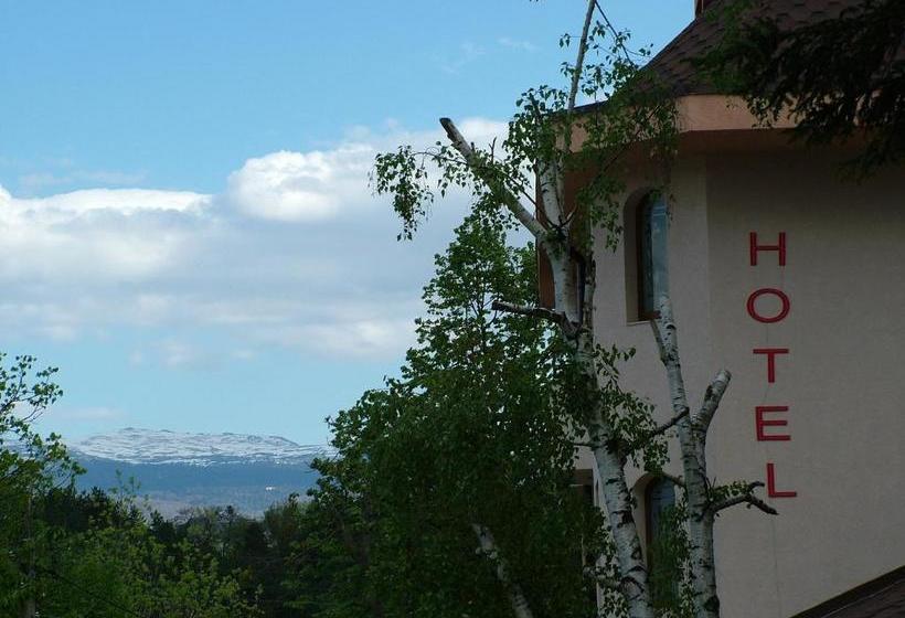 Family Hotel Emaly 1