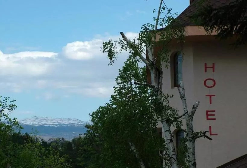 Family Hotel Emaly 1