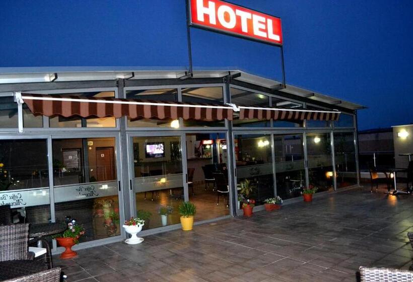 Отель Alexander