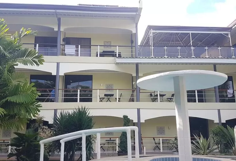 هتل Alona Northland Resort