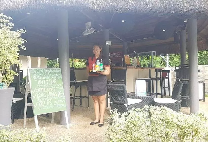 هتل Alona Northland Resort
