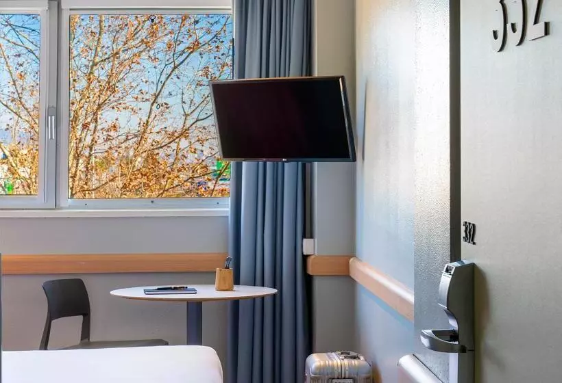 هتل Ibis Budget Barcelona Viladecans