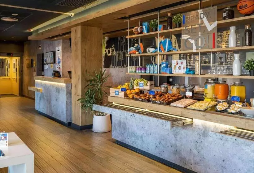 هتل Ibis Budget Barcelona Viladecans
