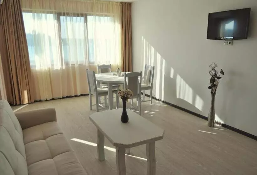 هتل Toma S Residence Front Beach