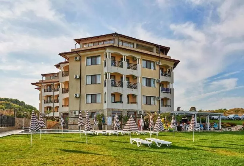 هتل Toma S Residence Front Beach