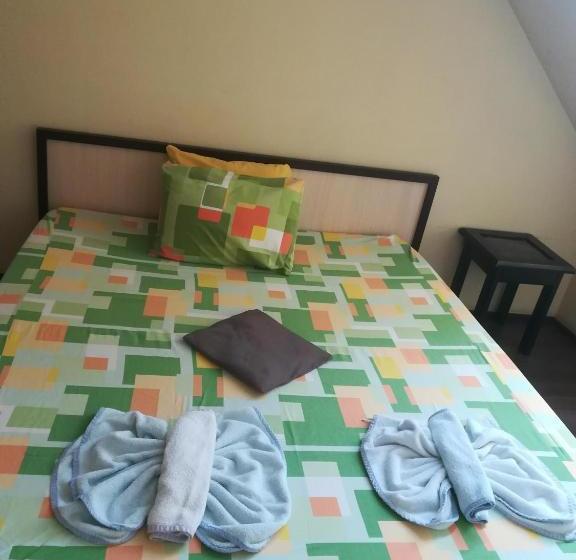 בית מלון כפרי Trakart Residence