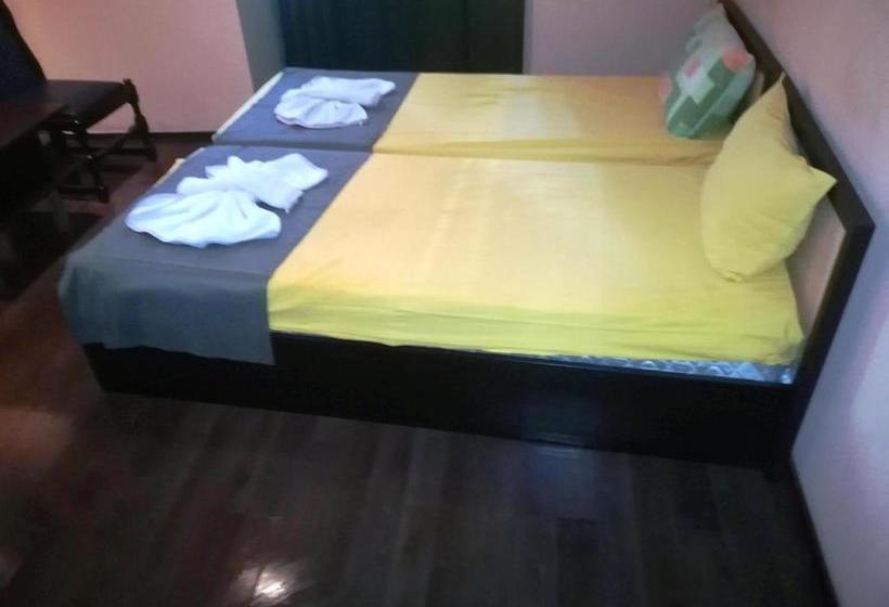 בית מלון כפרי Trakart Residence