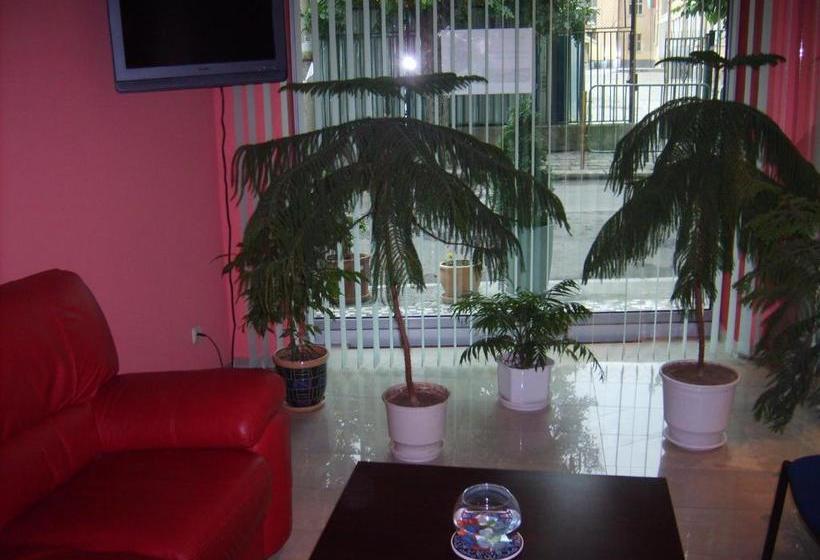 בית מלון כפרי Trakart Residence