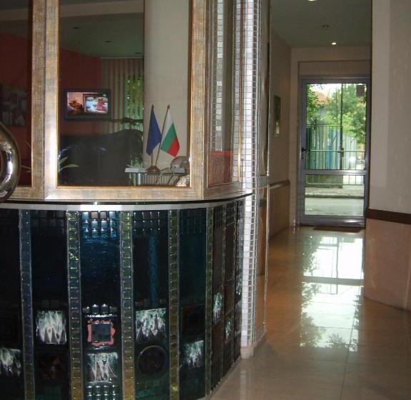 בית מלון כפרי Trakart Residence