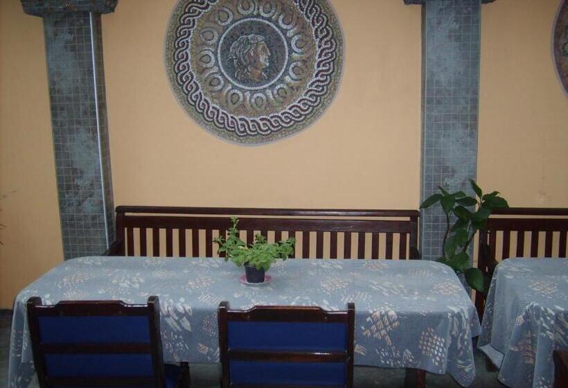 בית מלון כפרי Trakart Residence