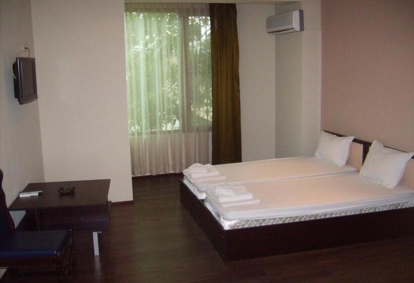 בית מלון כפרי Trakart Residence