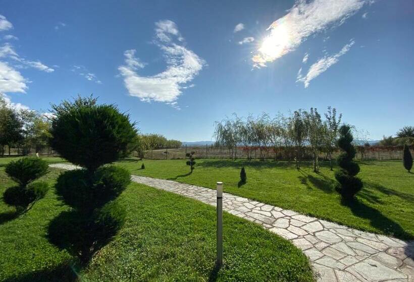 בית מלון כפרי Yaev Family