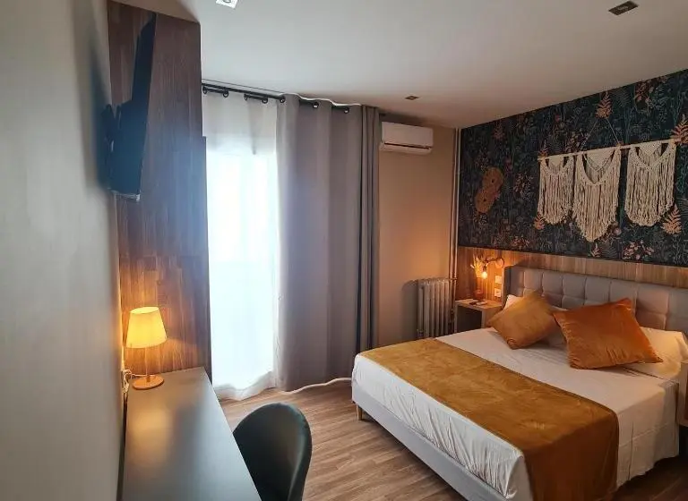 Luxury Green Hostal Madrid Gran Vía