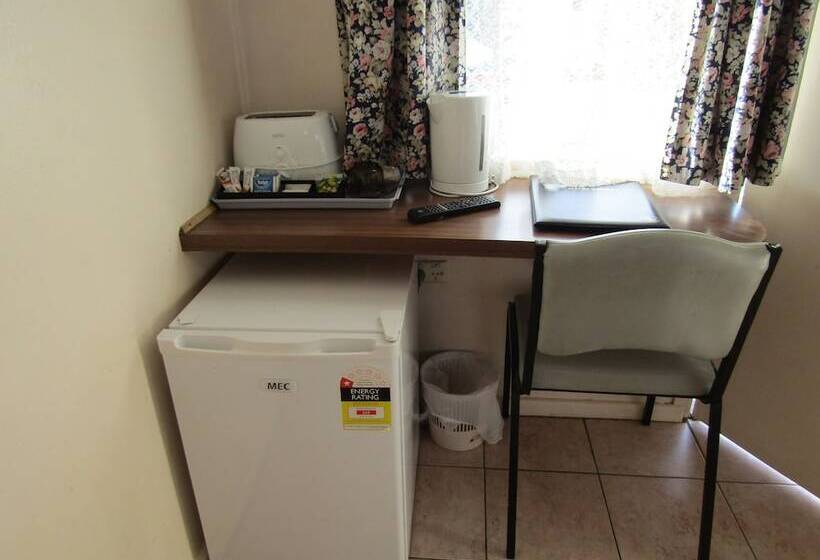 מוטל Twin City Motor Inn