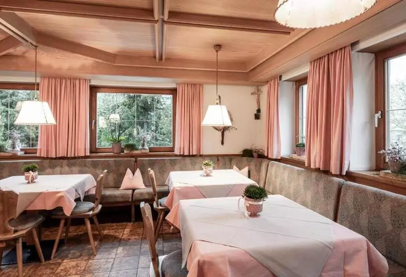 Aamiaismajoitus (B&B) Raschötzhof