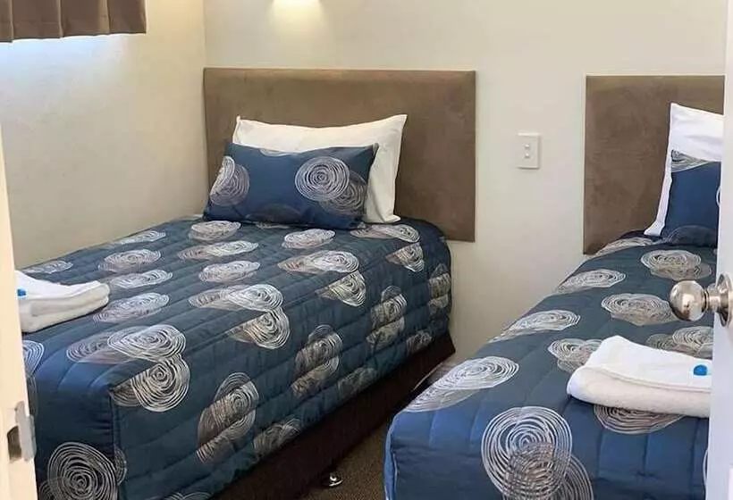 Castle Motel