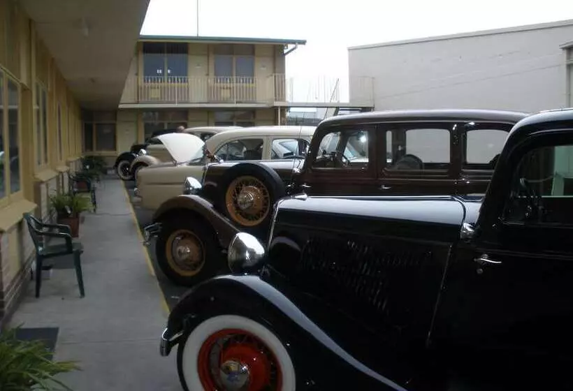 Grand Central Motel