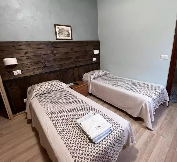 Hotelli Albergo Baffo
