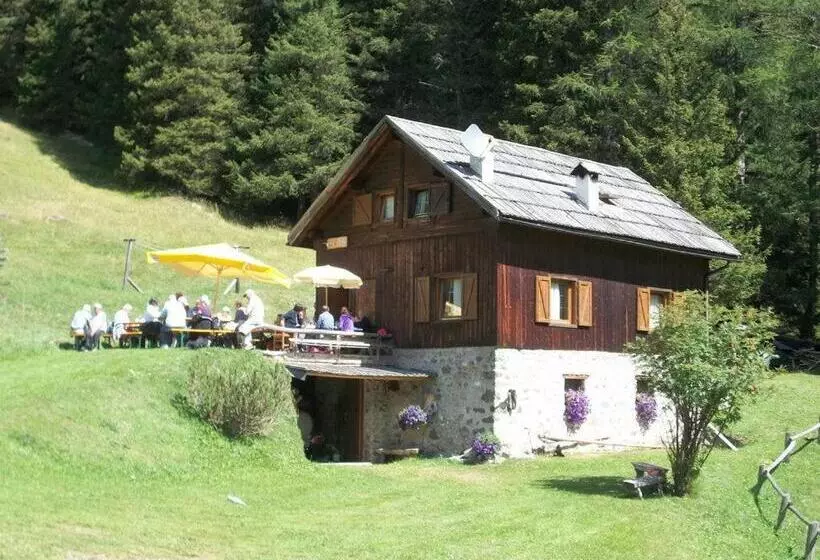 هتل Vallechiara