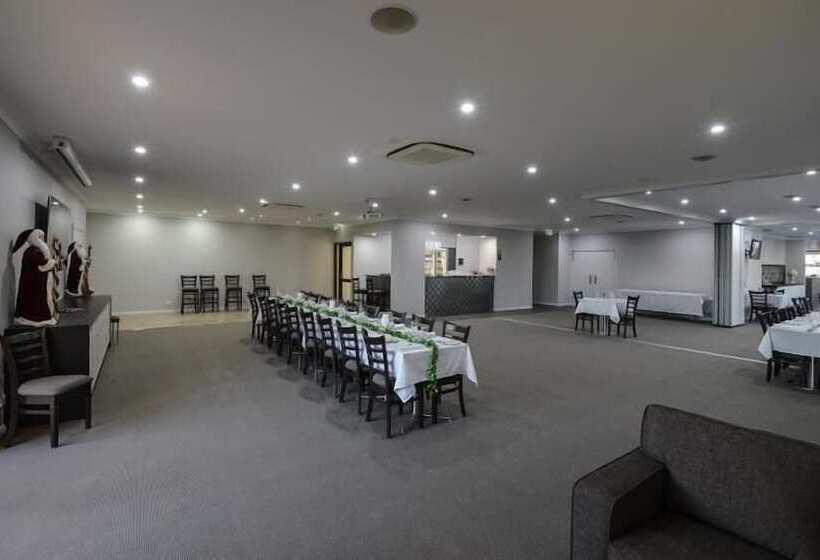 Мотель Astro Dish Motor Inn