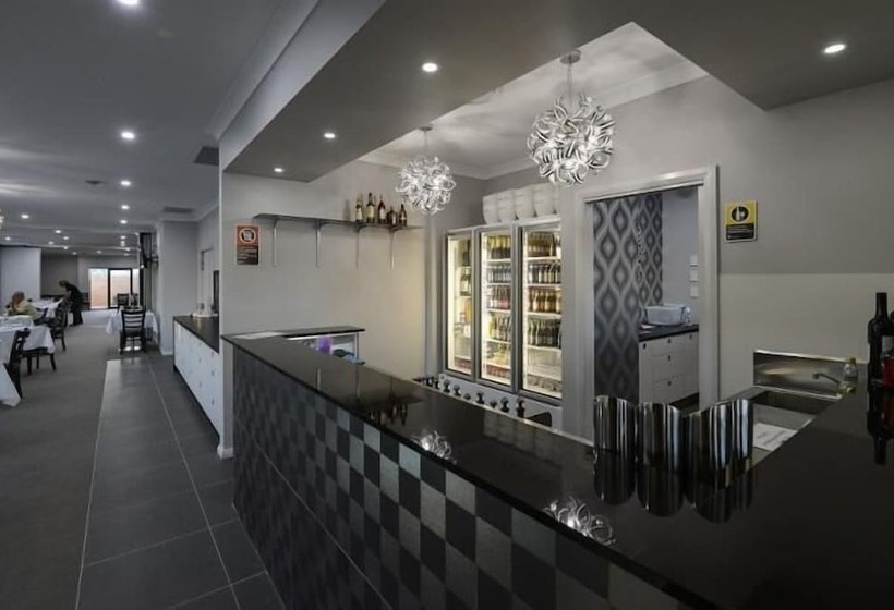 Мотель Astro Dish Motor Inn