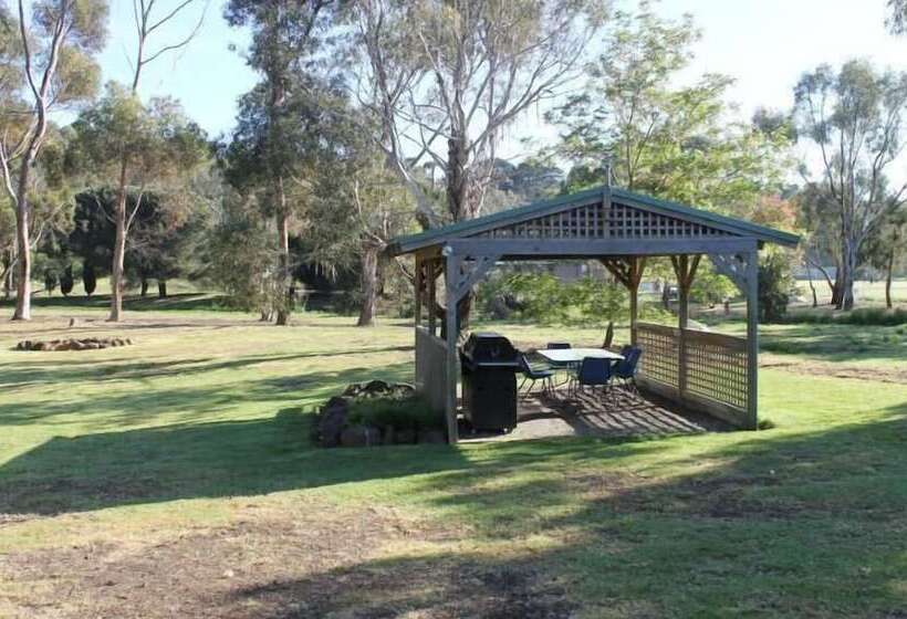 מוטל Aristocrat Waurnvale