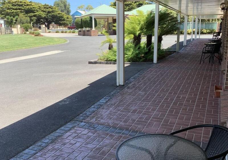 מוטל Arthur Phillip Motor Inn