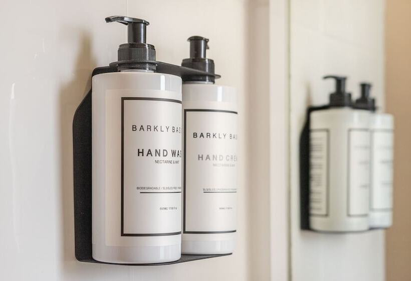 Cosmo Motel Adamstown