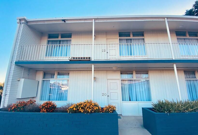 汽车旅馆  Redhill Cooma Motor Inn