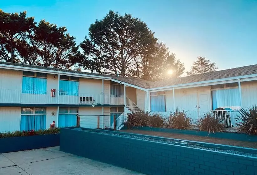 مُتل Redhill Cooma Motor Inn