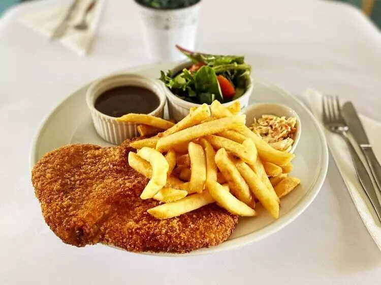 مُتل Redhill Cooma Motor Inn