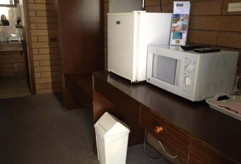 モーテル Rippleside Park Motor Inn