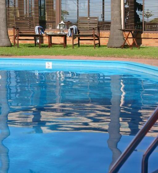 モーテル Whale Motor Inn And Restaurant