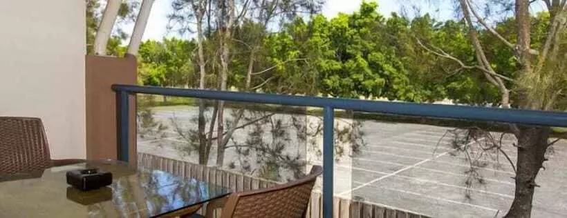 Novena Palms Motel