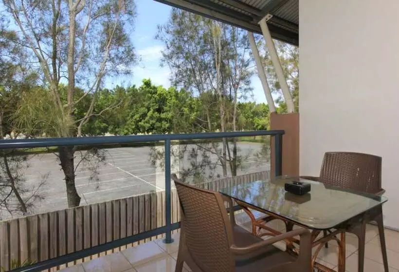 Novena Palms Motel