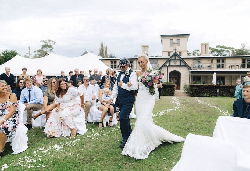 Seahorse Inn Hotel & Villas