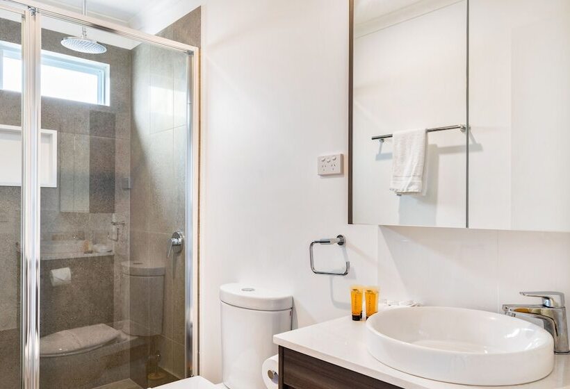 Seahorse Inn Hotel & Villas