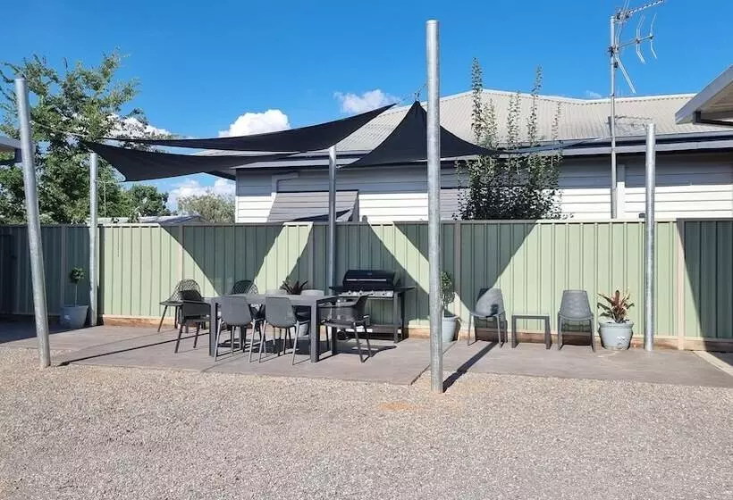 Sun Centre Motel