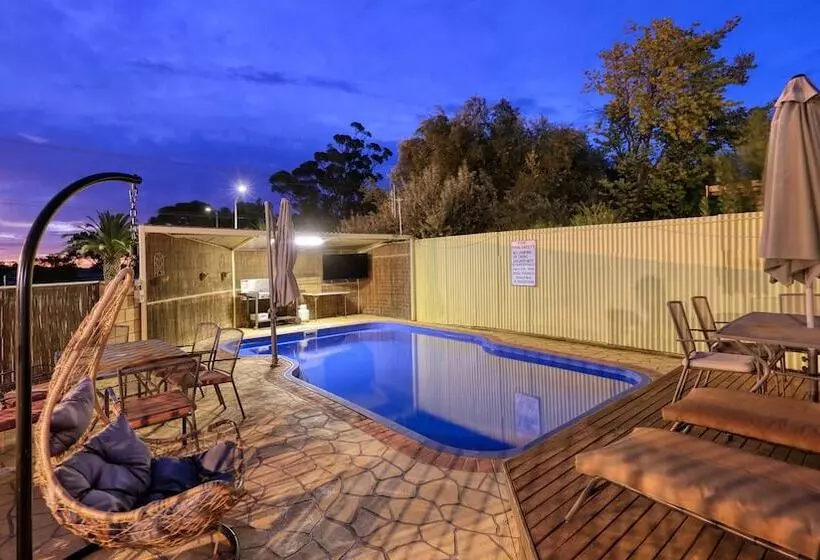 Sun Centre Motel
