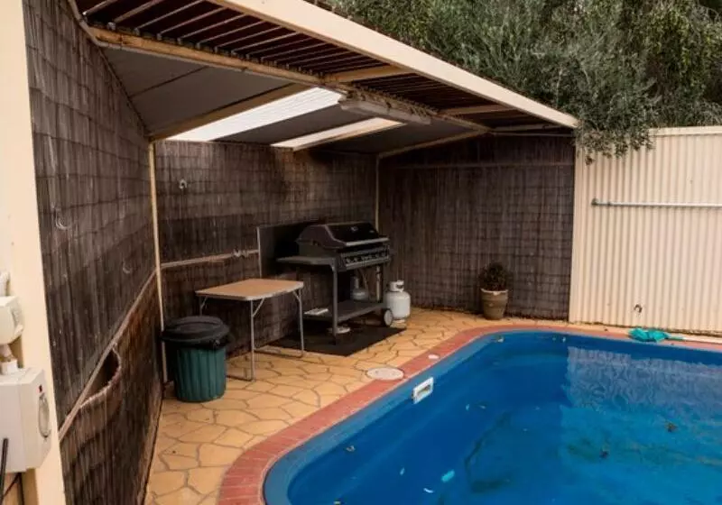 Sun Centre Motel