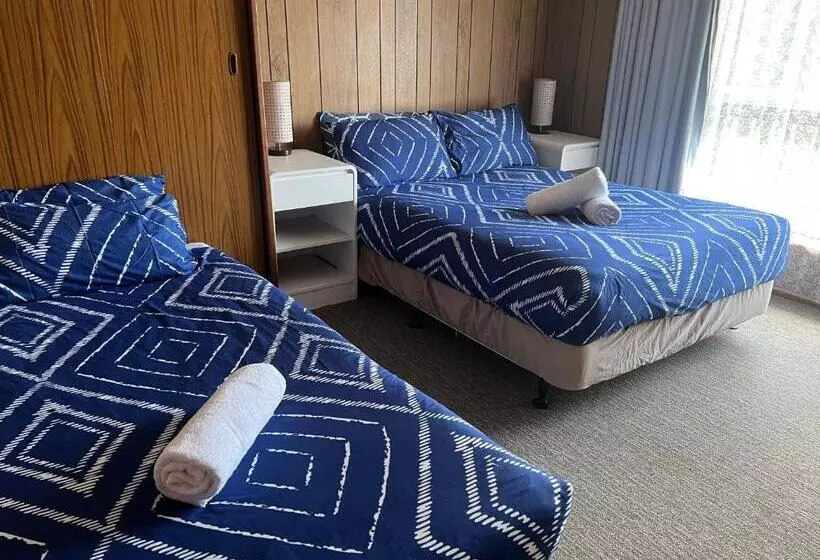 Woodmans Hill Motel