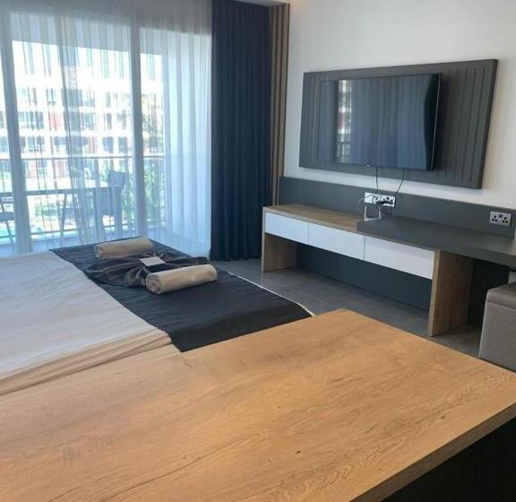 Courtyard Long Beach Holiday Resort