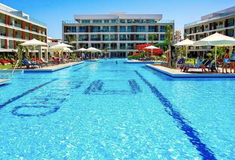 Courtyard Long Beach Holiday Resort