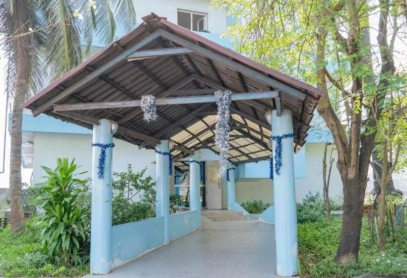هتل Azur Conakry