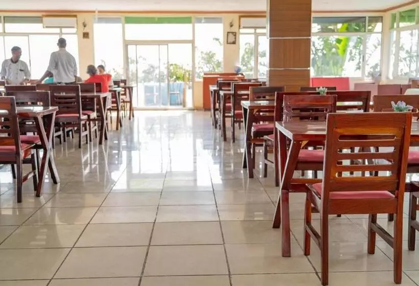 هتل Azur Conakry