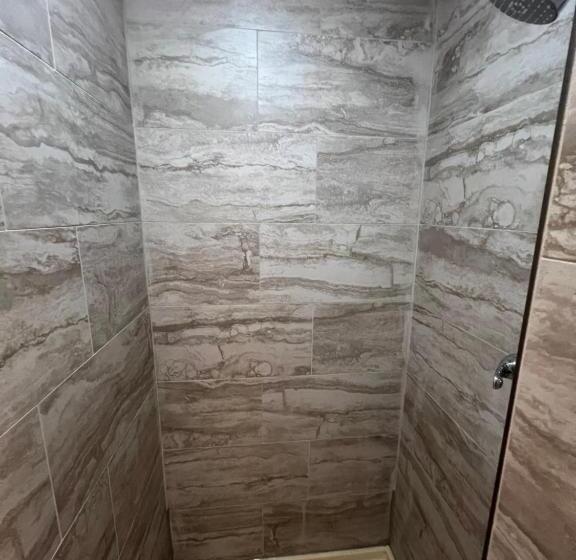 Отель Welcome Inn & Suites East Chase/pike Road