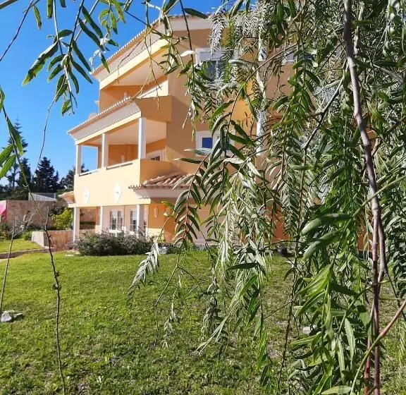 Majatalo Lucie Lime Guesthouse