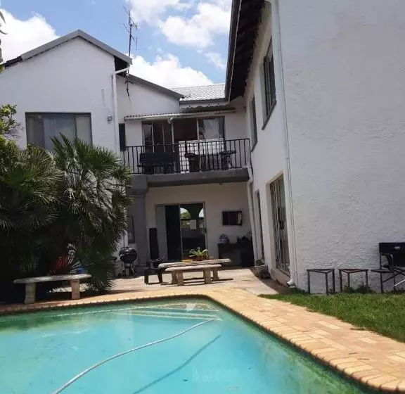 ペンション Airport Lodge Or Tambo